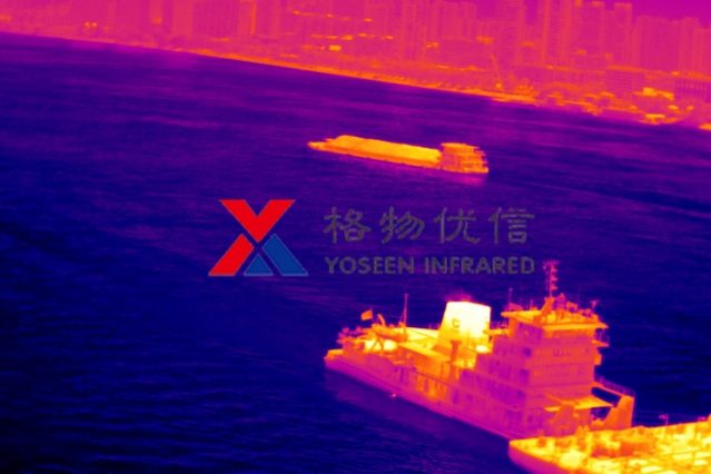 使用格物優(yōu)信紅外熱像儀遠(yuǎn)距離拍攝的長江游輪熱像圖
