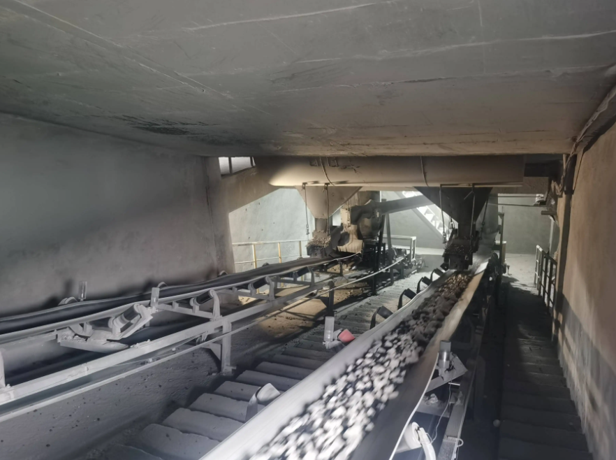 帶式輸送機(jī)跑偏現(xiàn)象分析